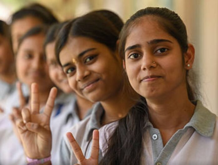 छत्तीसगढ़ माध्यमिक शिक्षा मंडल ने 10वीं और 12वीं बोर्ड परीक्षा परिणाम जारी कर दिया है।