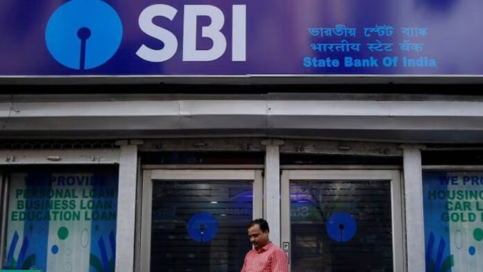 एसबीआई में 821 पदों पर भर्ती