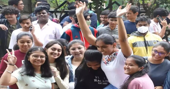 बिहार में 12वीं पास छात्राओं के लिए 25 हजार रुपये की प्रोत्साहन राशि